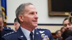 美国空军参谋长古德芬上将到国会作证（美国之音黎堡2020年3月4日摄）