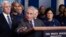 Bác sĩ Anthony Fauci, người đứng đầu Viện Dị ứng và các Bệnh Truyền nhiễm Quốc gia tại cuộc họp báo hàng ngày của Toà Bạch Ốc về virus corona.