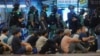 Dân Hong Kong thách thức luật an ninh mới, gần 200 người bị bắt giữ 