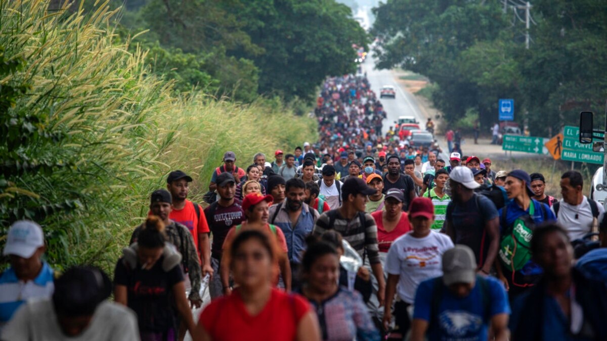 Migrantes avanzan hacia Ciudad de M xico otra caravana se disuelve