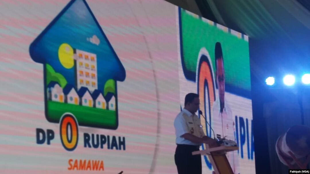 Gubernur DKI Jakarta Anies Baswedan meluncurkan program Solusi Rumah Warga (Samawa), 13 Oktober 2018. (Foto: VOA/Fathiyah)