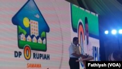 Gubernur DKI Jakarta Anies Baswedan meluncurkan program Solusi Rumah Warga (Samawa), 13 Oktober 2018. (Foto: VOA/Fathiyah)