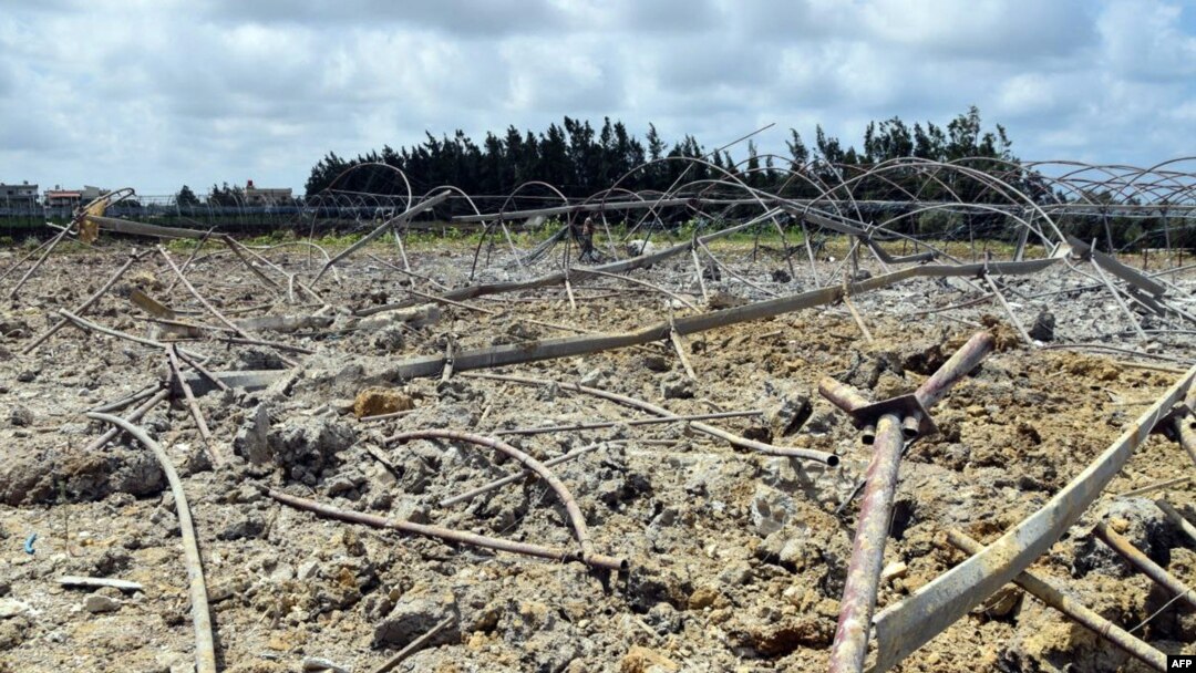 Serangan udara Israel di kota pesisir barat Suriah, Tartus. (Foto: AFP)