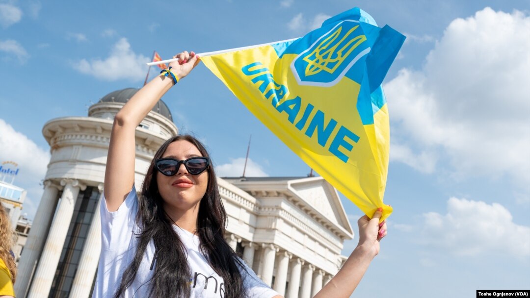 Војната нè направи посилни како нација, догодина сакаме да славиме во слободна земја, рекоа дел од украинските граѓани на одбележувањето во Скопје
