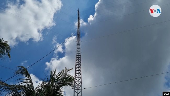 Una antena de una emisora cancelada en Nicaragua esta semana. Foto Voz de América
