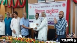 চুয়াডাঙ্গায় বীর মুক্তিযোদ্ধাদের মধ্যে স্মার্ট আইডি কার্ড বিতরণ