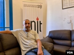 Cameraman Yassine Bahri remembers fighting for the right to report freely before and after Tunisia's revolution. (Lisa Bryant/VOA)