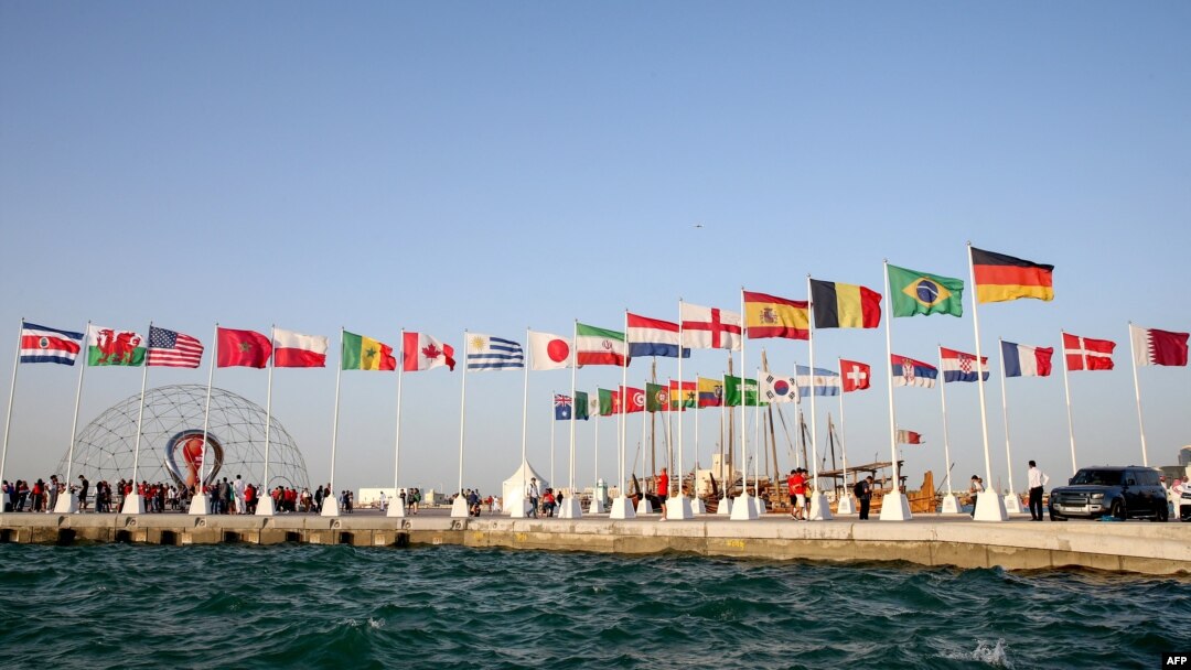 Quốc kỳ các nước tham gia giải World Cup 2022 ở Qatar.