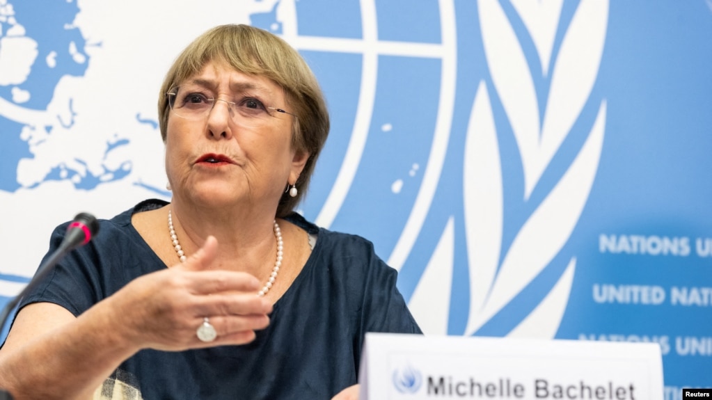 即将于8月底卸任的联合国人权事务高级专员米歇尔·巴切莱特（Michelle Bachelet)在日内瓦出席她任内的最后一个记者会。（2022年8月25日）(photo:VOA)