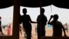 "Pris entre deux feux" au Mali, les réfugiés affluent en Mauritanie