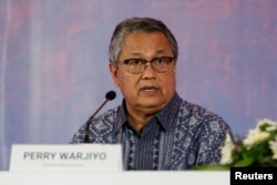 Gubernur Bank Indonesia Perry Warjiyo dalam konferensi pers, pada Pertemuan Menteri Keuangan G20 di Nusa Dua, Bali, 16 Juli 2022. (Made Nagi/Pool via REUTERS)