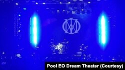 Suasana Konser Dream Theater di Manahan Solo, Rabu malam (10/8). (Foto: Pool EO Dream Theater)