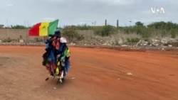 Modou Fall, "l’homme plastique" de Dakar, en croisade contre la pollution