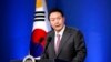 在执政100天之际，韩国总统尹锡悦在首尔总统官邸举行的一次记者会上发表讲话（2022年8月17日）
