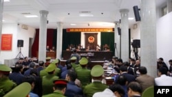 Một phiên tòa xử quan chức tham nhũng trong hãng nhà nước Petrol Vietnam, tháng 1/2018.