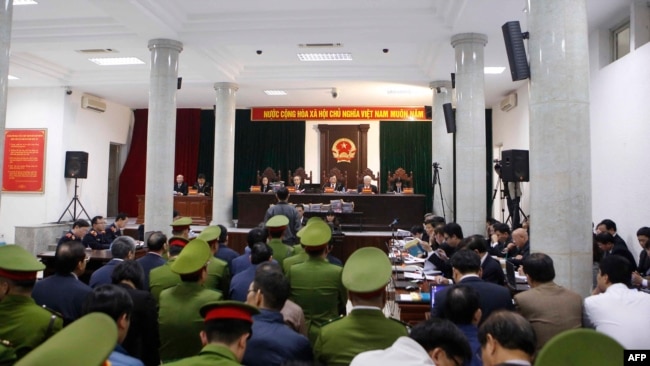 Một phiên tòa xử tham nhũng ở Hà Nội, Việt Nam tháng 1/2018 (ảnh tư liệu).