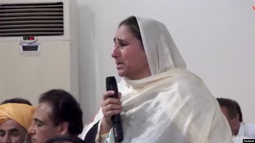 میرمن دراني وویل‘‘زمونږ پښتانه دهشت ګردۍ ډېر برباد کړل، که نور څوک پاڅي او که نه زما دې ټولو پښتنو ته دا خواست دی چې راپسئ، سبا به ستاسو لوڼه، ستاسو ميندي ستاسو ښځې او ستاسو خويندي هم زما پشان ناستي وي."