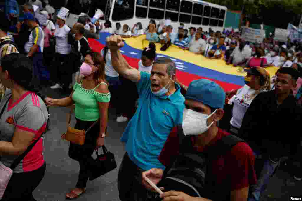 Durante la protesta pacífica en la Plaza Venezuela estuvo presente la fuerza policial. La marcha culminó sin incidentes.