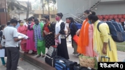 বাংলাদেশে ফিরলেন পাচার হওয়া আট নারী