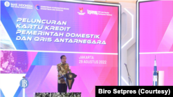 Presiden Jokowi mengatakan peluncuran KKP Domestik dan QRIS Antarnegara sebagai bentuk aksi bahwa Indonesia mengikuti perkembangan ekonomi digital yang pesat dan cepat. (Foto: Biro Setpres)