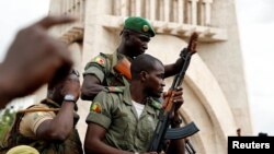 ARCHIVES - Éléments de l'armée malienne à Bamako: les autorités disent avoir acculé les jihadistes à la fuite et à la défensive à travers le pays.