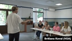 Nu Boyana Film Studios пропонує своїм новим співробітникам з України безкоштовні уроки з англійської мови.