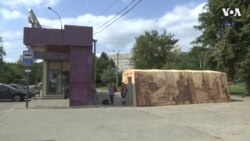 乌克兰第二大城市哈尔科夫 为安全公交车站修建避难所 