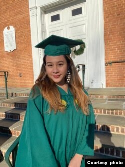 Cedar Imani, saat wisuda sarjana ekonomi dari George Mason University, Virginia. (dok. pribadi)