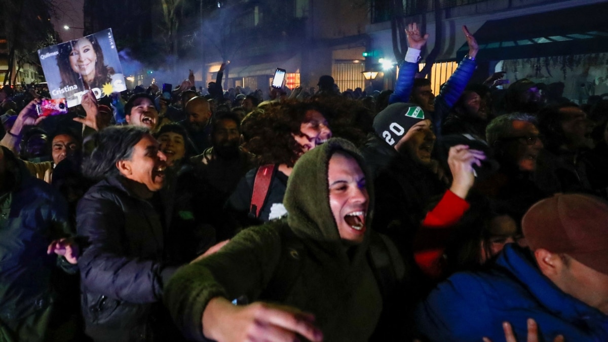 Argentina Vice President Asks Demonstrators to Go Home After Unrest