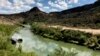 Sungai Rio Grande di selatan Taos, New Meksiko, 6 Agustus 2018. (Foto: Susan Montoya Bryan/AP Photo, arsip)