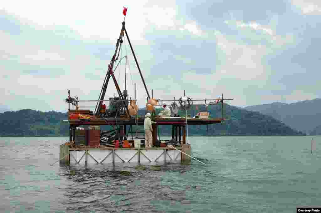 With sediment cores from Lake Suigetsu scientists can  now date with great accuracy the entire radiocarbon lifespan.  (Credit: Christopher Bronk Ramsey)