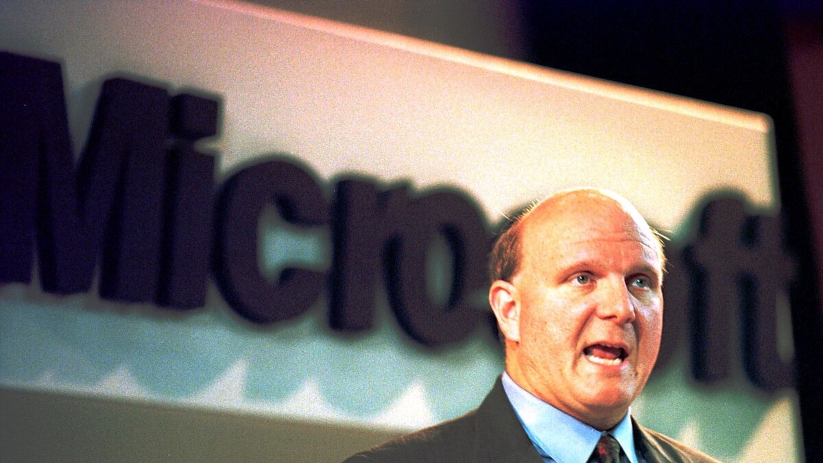 CEO Microsoft Steve Ballmer Berencana Pensiun Tahun Depan