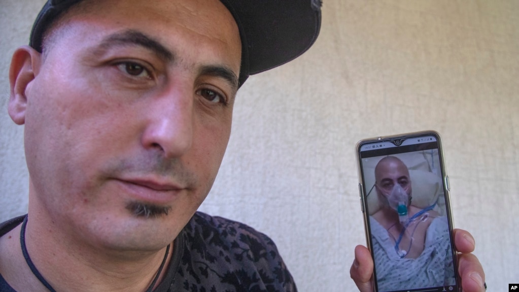 Amirouche Hammar tregon foton e tij të marrë gjatë kohës që ishte i shtruar në spital