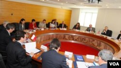 El subsecretario de Estado, Arturo Valenzuela, participó en una Reunión de Consultas Políticas entre Chile y Estados Unidos en Santigo.