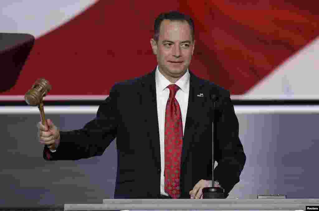 Le président du Comité national républicain Reince Priebus s'apprête à démarrer officiellement la Convention républicaine à Cheveland, Ohio, le 18 juillet 2016.