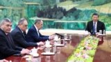 中国领导人习近平与俄罗斯外长拉夫罗夫在北京举行会谈。（2024年4月9日）