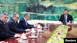 中國領導人習近平與俄羅斯外交部長拉夫羅夫在北京舉行會談。（2024年4月9日）