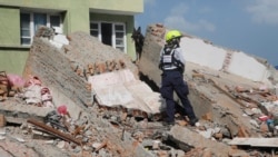 Aiding Nepal's Quake Victims