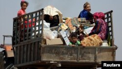 Dera'dan kaçmaya çalışan siviller