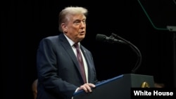 دونالد ترمپ، رییس جمهور ایالات متحده هنگام سخنرانی در هشتادمین مجمع عمومی سازمان ملل متحد، تاریخ ۲۳ سپتمبر ۲۰۲۵