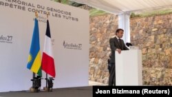 Perezida w' Ubufaransa Emmanuel Macron ku rwibutso rwa jenoside i Kigali