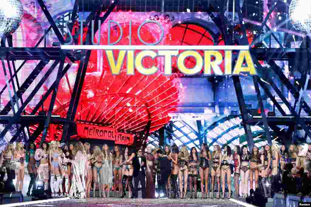 پایان نمایش سالیانه مد لباس‌های زیر Victoria's Secret در پاریس