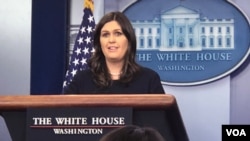 Sarah Huckabee Sanders, vocera de la Casa Blanca. Foto: Steve Herman, VOA.