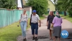 In Ukraine’s Hard-Hit Chernihiv, Volunteers Help Older People Survive