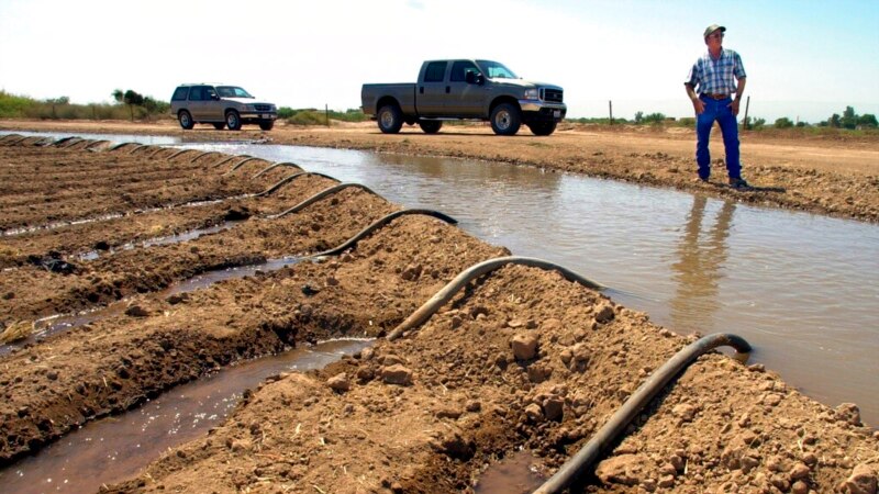 Deadline Looms for Western States to Cut Colorado River Use