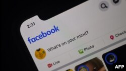 Facebook menambahkan sebuah fitur bagi admin grup Facebook agar bisa secara otomatis menyaring klaim-klaim misinformasi (foto: dok). 