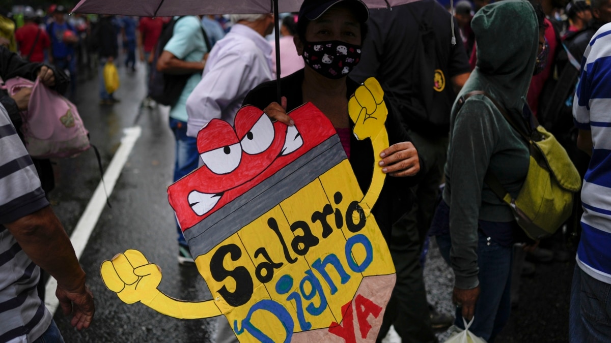 El salario empuja a los maestros venezolanos a protestar, considerar renunciar