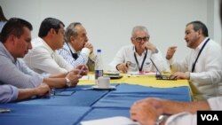 Durante el Foro ‘Acuerdo de la Frontera’, que se llevó a cabo en Cúcuta, se realizaron mesas de trabajo entre mandatarios locales, regionales y ministros para contextualizar a los nuevos funcionarios del gabinete sobre la situación fronteriza. [Foto: Hugo Echeverry, VOA]