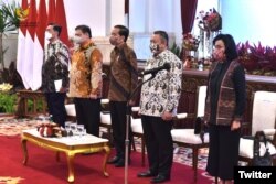 Presiden Joko Widodo dalam Rakornas Inflasi Tahun 2022, di Istana Negara, Jakarta, Kamis (18/08/2022). Didampingi Gubernur BI Perry Warjiyo, Menkeu Sri Mulyani, Menko Perekonomian Airlangga Hartarto, serta Menko Marinves Luhut Binsar Pandjaitan.