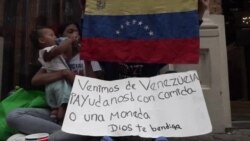 Venezolanos deambulan en San José en busca de unas monedas para seguir su viaje a EEUU 